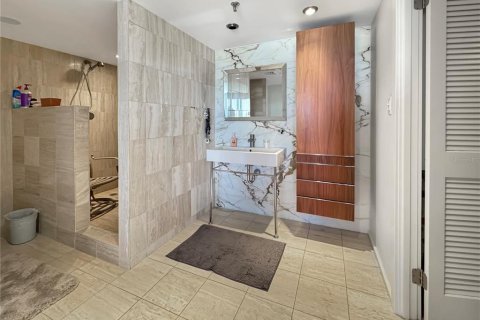 Condo in Tampa, Florida, 3 bedrooms  № 1640010 - photo 10