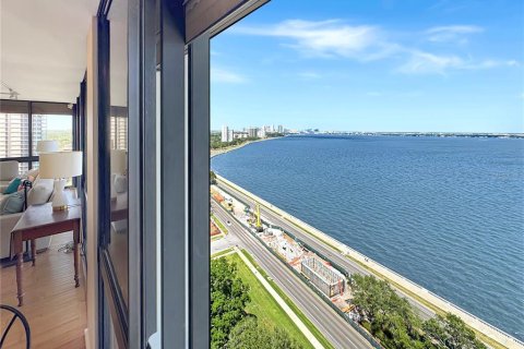 Condo in Tampa, Florida, 3 bedrooms  № 1640010 - photo 18
