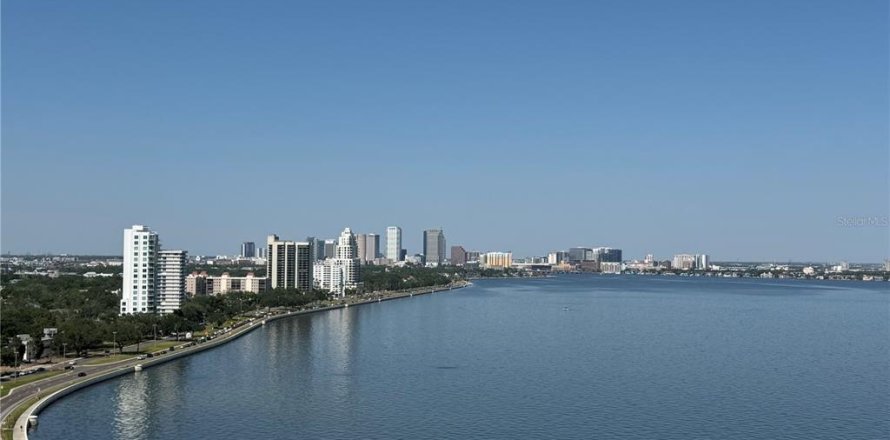 Condo in Tampa, Florida, 3 bedrooms № 1640010