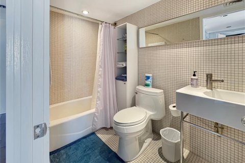 Condo in Tampa, Florida, 3 bedrooms  № 1640010 - photo 17