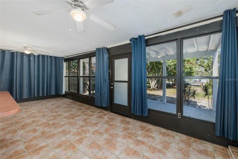 House in Holiday, Florida 2 bedrooms, 181.72 sq.m. № 2424255 - photo 16