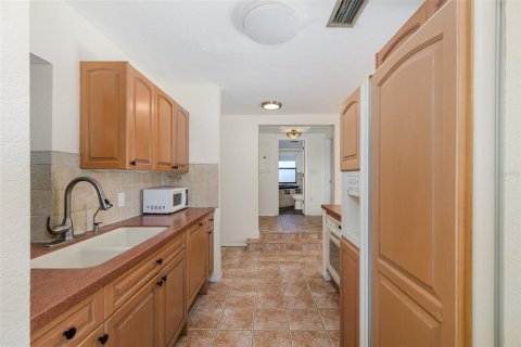 House in Holiday, Florida 2 bedrooms, 181.72 sq.m. № 2424255 - photo 22