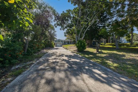 House in Holiday, Florida 2 bedrooms, 181.72 sq.m. № 2424255 - photo 4