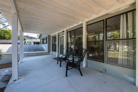 House in Holiday, Florida 2 bedrooms, 181.72 sq.m. № 2424255 - photo 13