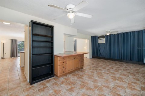 House in Holiday, Florida 2 bedrooms, 181.72 sq.m. № 2424255 - photo 17