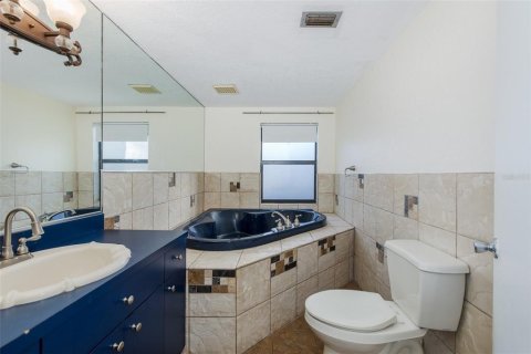 House in Holiday, Florida 2 bedrooms, 181.72 sq.m. № 2424255 - photo 26