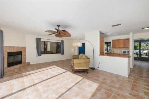 House in Holiday, Florida 2 bedrooms, 181.72 sq.m. № 2424255 - photo 18