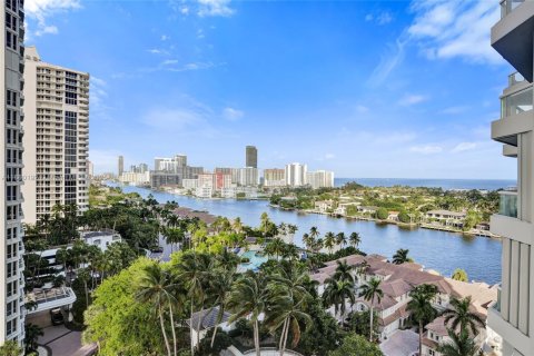 Condominio en alquiler en Aventura, Florida, 3 dormitorios, 249.91 m2 № 1889687 - foto 17
