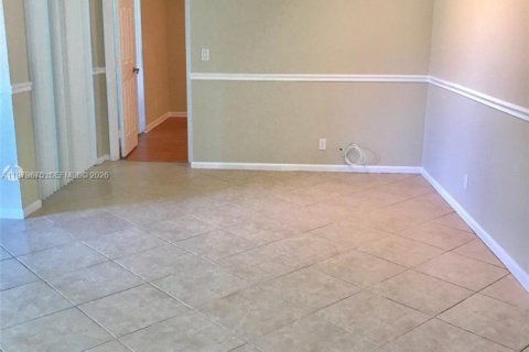 Copropriété à louer à Coconut Creek, Floride: 2 chambres, 90.49 m2 № 2046136 - photo 4