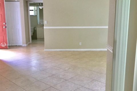 Copropriété à louer à Coconut Creek, Floride: 2 chambres, 90.49 m2 № 2046136 - photo 5