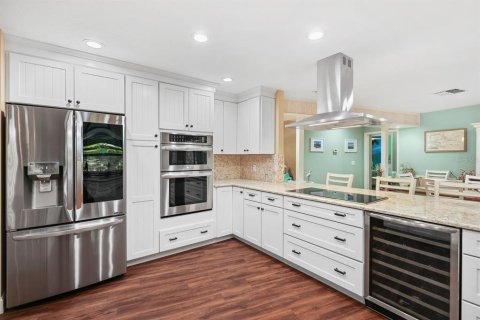 Villa ou maison à vendre à Brandon, Floride: 4 chambres, 245.63 m2 № 1718530 - photo 6