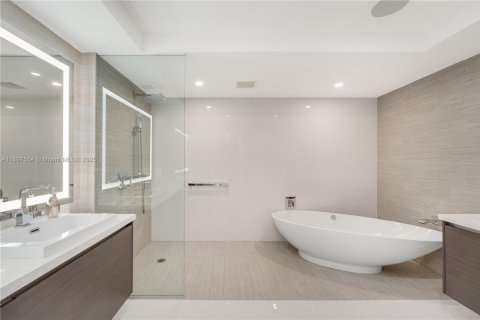 Condo in Sunny Isles Beach, Florida, 3 bedrooms  № 1949630 - photo 20