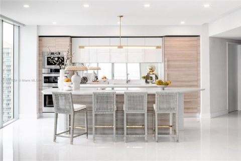 Condo in Sunny Isles Beach, Florida, 3 bedrooms  № 1949630 - photo 14