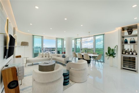 Condo in Sunny Isles Beach, Florida, 3 bedrooms  № 1949630 - photo 2