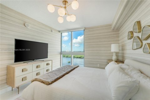 Condo in Sunny Isles Beach, Florida, 3 bedrooms  № 1949630 - photo 24