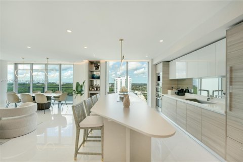 Condo in Sunny Isles Beach, Florida, 3 bedrooms  № 1949630 - photo 12