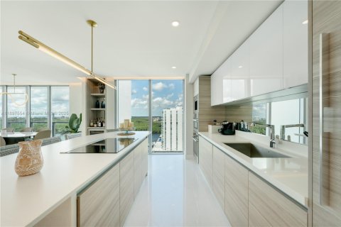 Condo in Sunny Isles Beach, Florida, 3 bedrooms  № 1949630 - photo 13
