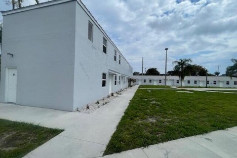 Appartement à louer à West Palm Beach, Floride: 1 chambre, 734.86 m2 № 2084228 - photo 3