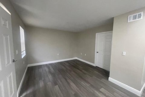 Appartement à louer à West Palm Beach, Floride: 1 chambre, 734.86 m2 № 2084228 - photo 5