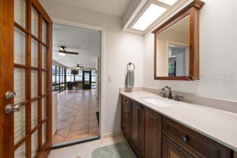 Casa en venta en Palm Harbor, Florida, 3 dormitorios, 192.87 m2 № 1650960 - foto 28