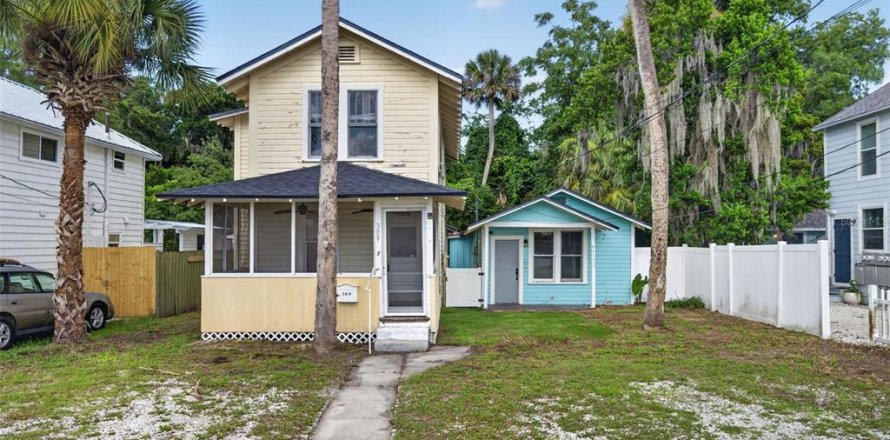 House in New Smyrna Beach, Florida 5 bedrooms, 221.2 sq.m. № 2149048
