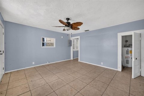 House in New Smyrna Beach, Florida 5 bedrooms, 221.2 sq.m. № 2149048 - photo 21