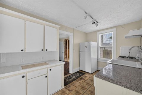 House in New Smyrna Beach, Florida 5 bedrooms, 221.2 sq.m. № 2149048 - photo 8