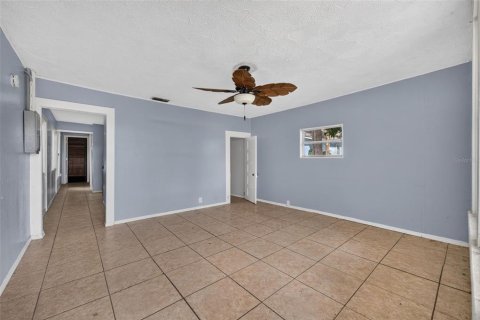 House in New Smyrna Beach, Florida 5 bedrooms, 221.2 sq.m. № 2149048 - photo 19