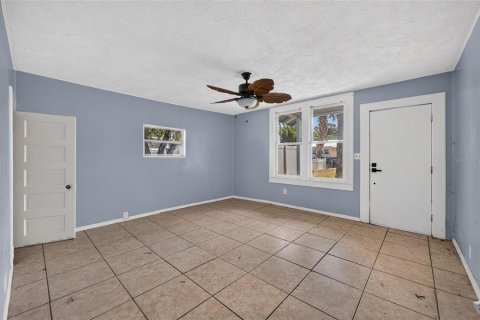 House in New Smyrna Beach, Florida 5 bedrooms, 221.2 sq.m. № 2149048 - photo 20