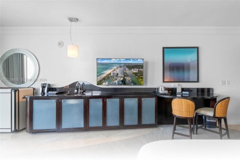 Condo in Miami Beach, Florida  № 2086476 - photo 7