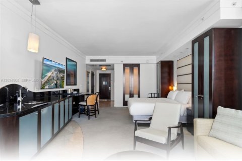 Condo in Miami Beach, Florida  № 2086476 - photo 10