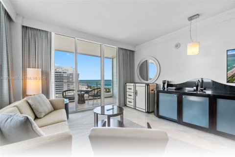 Condo in Miami Beach, Florida  № 2086476 - photo 8