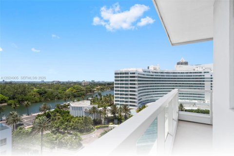 Condo in Miami Beach, Florida  № 2086476 - photo 16