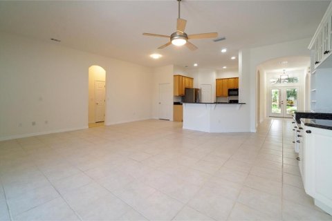 House in Lake Mary, Florida 4 bedrooms, 206.43 sq.m. № 2209266 - photo 11