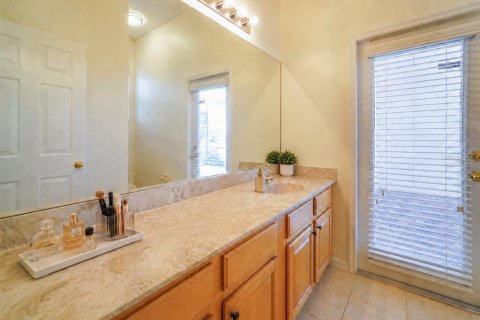 House in Lake Mary, Florida 4 bedrooms, 206.43 sq.m. № 2209266 - photo 24