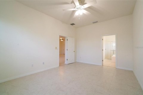 House in Lake Mary, Florida 4 bedrooms, 206.43 sq.m. № 2209266 - photo 15
