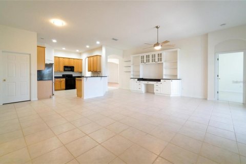 House in Lake Mary, Florida 4 bedrooms, 206.43 sq.m. № 2209266 - photo 12