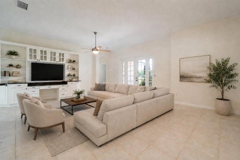 House in Lake Mary, Florida 4 bedrooms, 206.43 sq.m. № 2209266 - photo 8