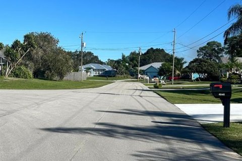 Terreno en venta en Saint Lucie, Florida № 1793961 - foto 3