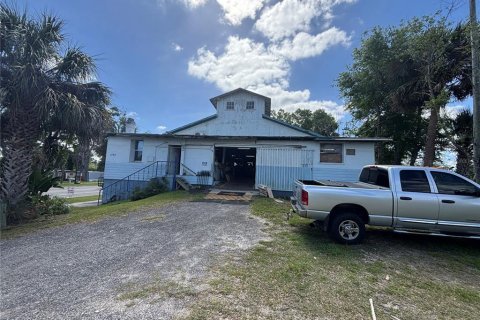 Commercial property in Pomona Park, Florida 1458.94 sq.m. № 1691064 - photo 2