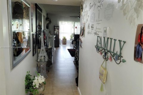 Copropriété à vendre à Pembroke Pines, Floride: 2 chambres, 125.51 m2 № 2039780 - photo 6