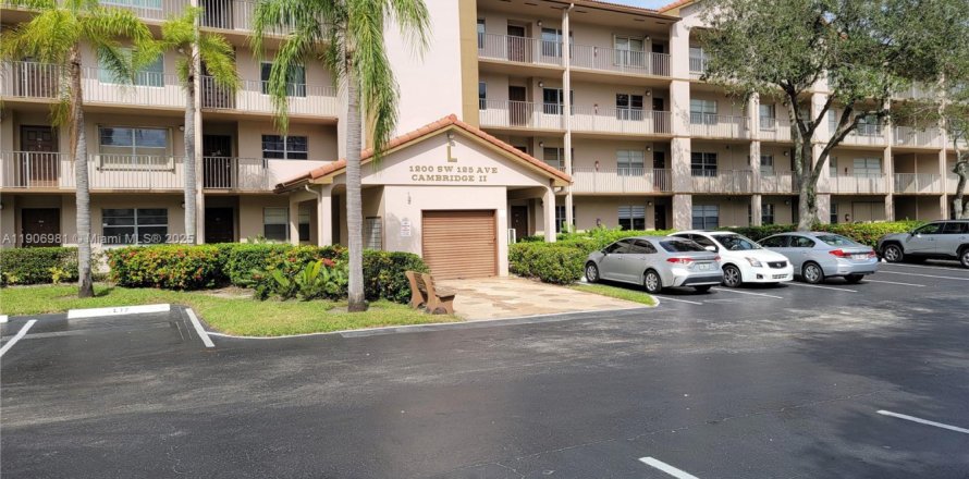 Condo à Pembroke Pines, Floride, 2 chambres  № 2039780