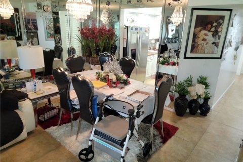 Copropriété à vendre à Pembroke Pines, Floride: 2 chambres, 125.51 m2 № 2039780 - photo 5