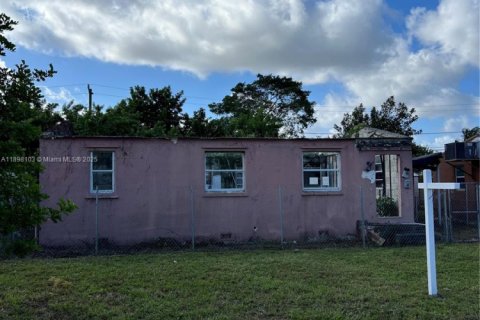 Casa en venta en Hollywood, Florida № 1949864 - foto 1