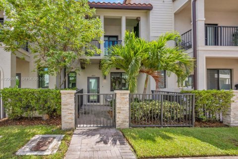 Townhouse in Doral, Florida 3 bedrooms, 132.29 sq.m. № 2293767