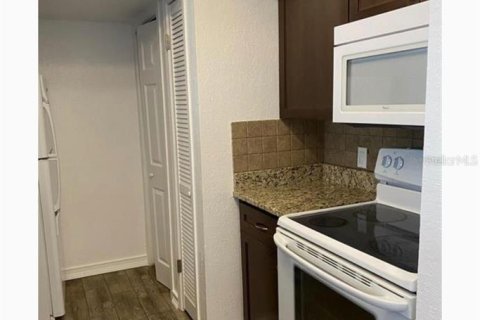 Condominio en venta en Saint Petersburg, Florida, 1 dormitorio, 59.64 m2 № 1218649 - foto 8