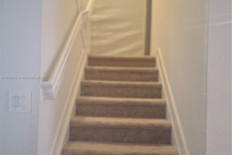 Townhouse in Homestead, Florida 3 bedrooms, 137.77 sq.m. № 2016349 - photo 8