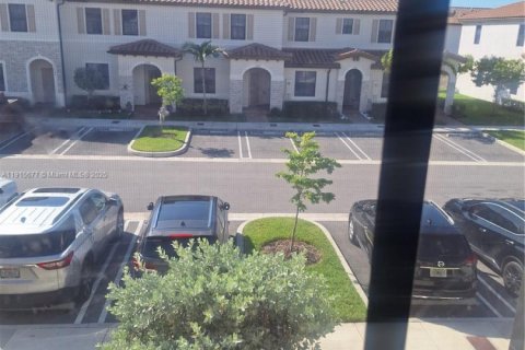 Townhouse in Homestead, Florida 3 bedrooms, 137.77 sq.m. № 2016349 - photo 23