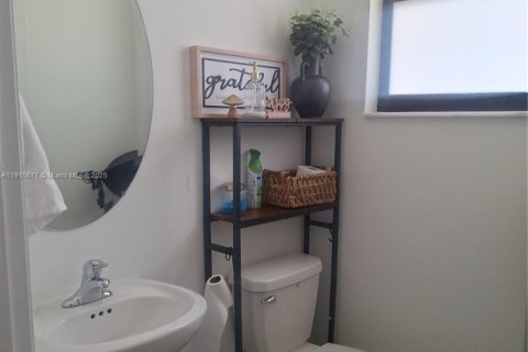 Townhouse in Homestead, Florida 3 bedrooms, 137.77 sq.m. № 2016349 - photo 10