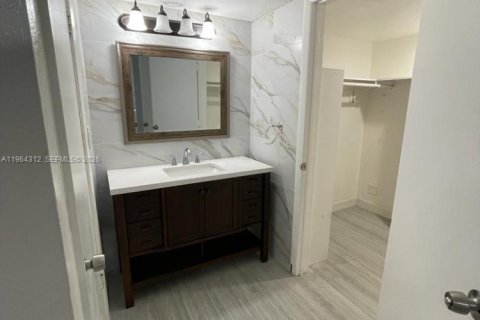 Appartement à louer à Miami, Floride: 3 chambres, 108.42 m2 № 2026762 - photo 14